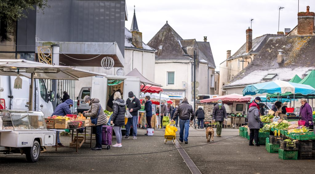 Marché d'Évron en hiver en Mayenne