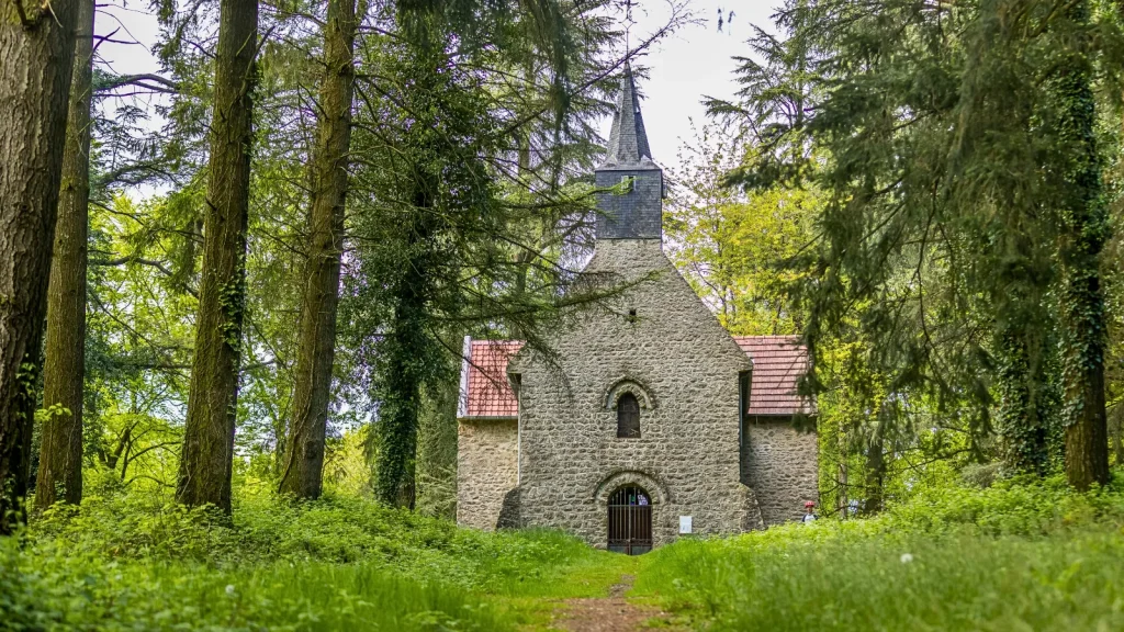 Chapelle Saint-Yves Bois du Tay