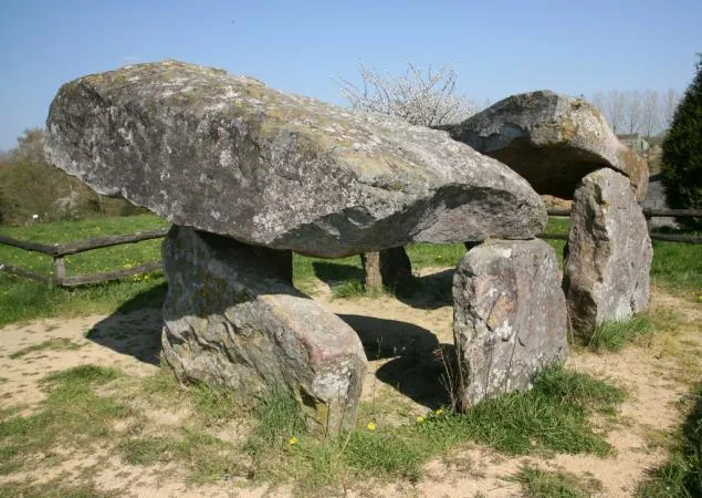 Dolmen des Erves de Sainte-Suzanne