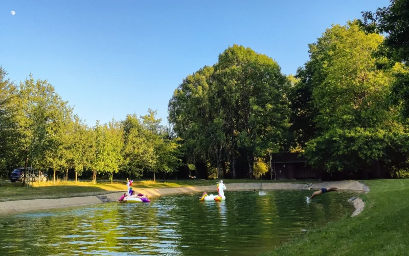 Base de loisirs de Saint-Cénéré à Saulges en Mayenne