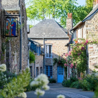 Rue Jean de Bueil à Sainte-Suzanne