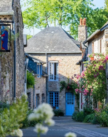 Rue Jean de Bueil à Sainte-Suzanne