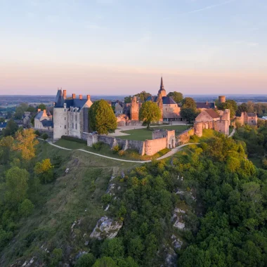 Vue sur la cité médiévale depuis le Tertre Ganne