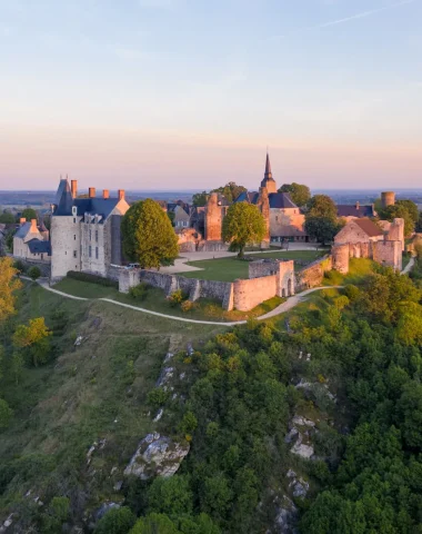 Vue sur la cité médiévale depuis le Tertre Ganne