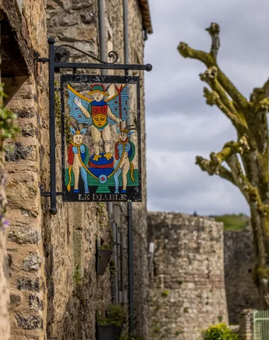 Le Diable : Enseignes de tarot Sainte-Suzanne