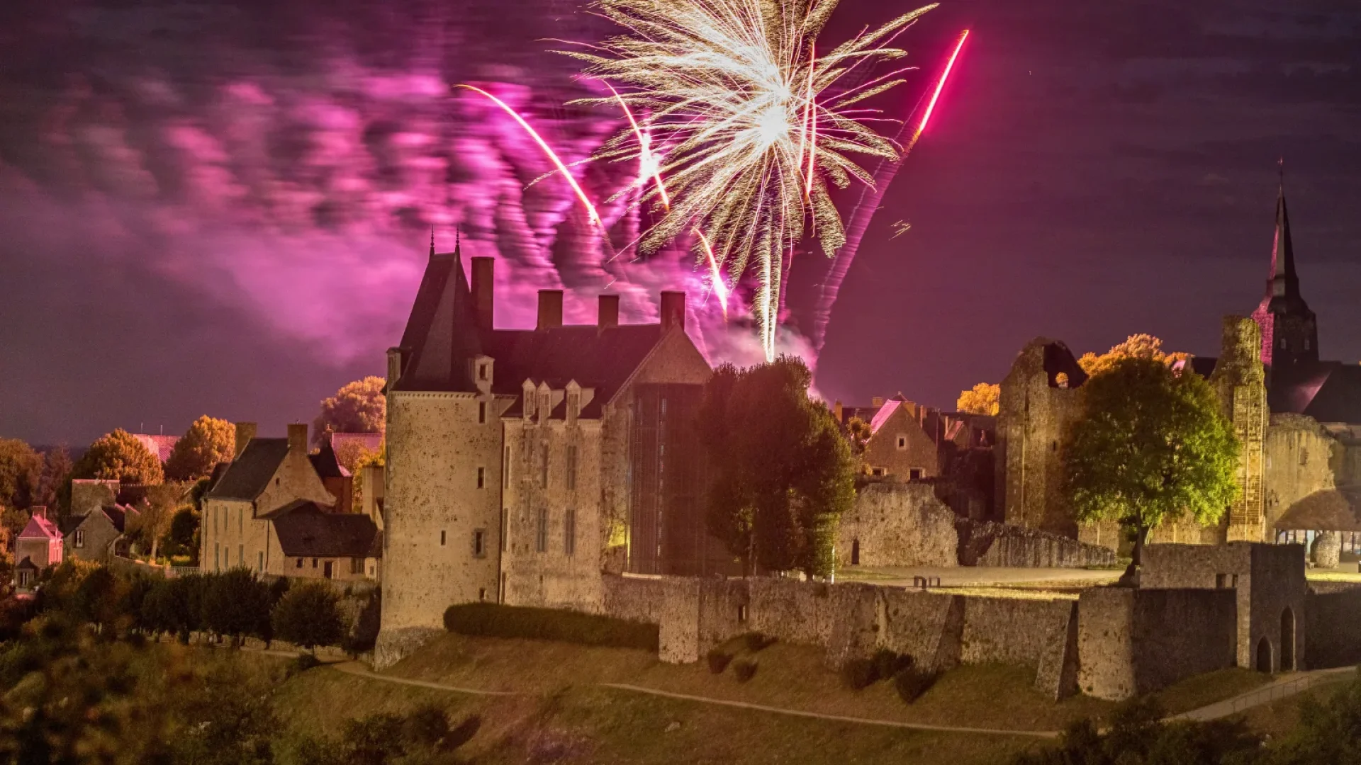 Feu d'artifice à Sainte-Suzanne