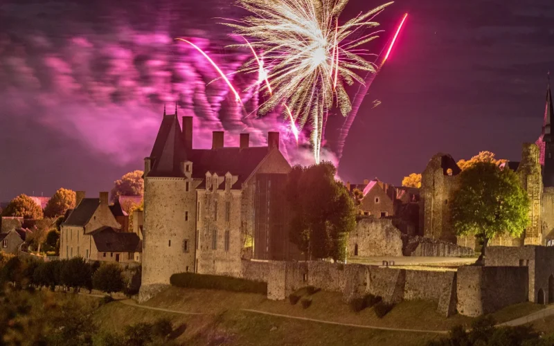 Feu d'artifice à Sainte-Suzanne