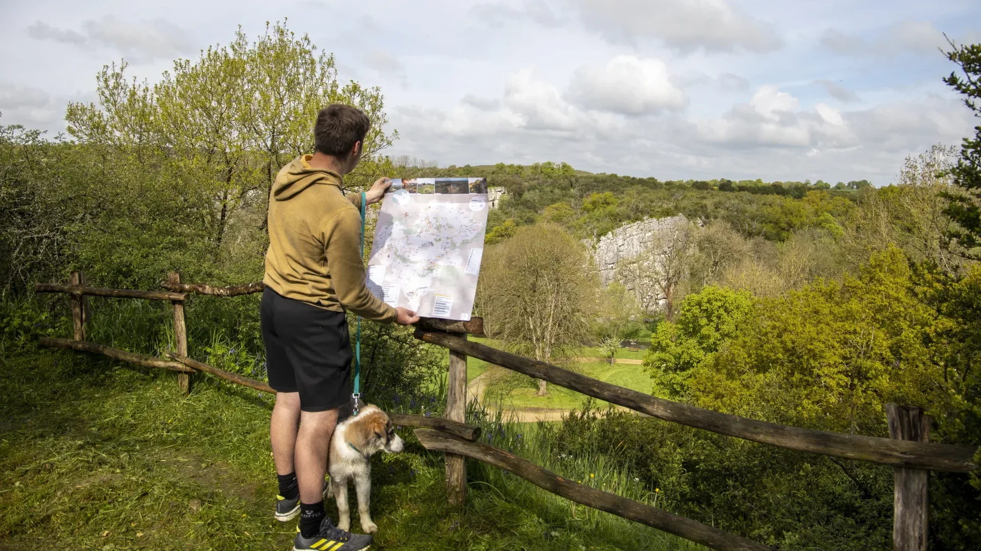 Randonnée aux Grottes de Saulges