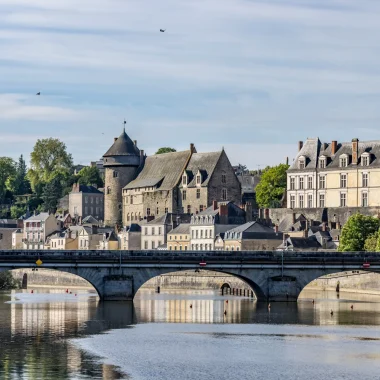 Le Vieux Pont à Laval